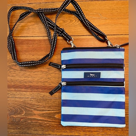 Scout | Lake Stripe Crossbody Bag | Light Go Bag - Picture 1 of 2